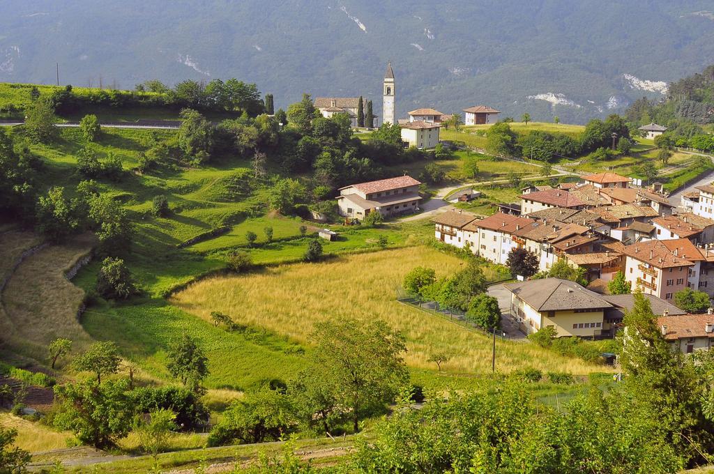 Hotel Santa Barbara Ronzo-Chienis 外观 照片