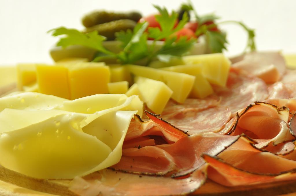 Hotel Santa Barbara Ronzo-Chienis 外观 照片