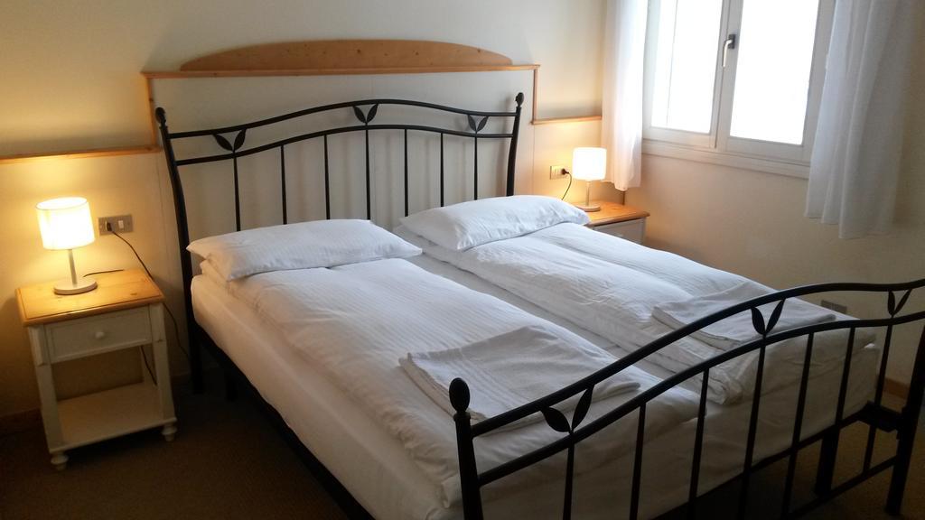 Hotel Santa Barbara Ronzo-Chienis 外观 照片